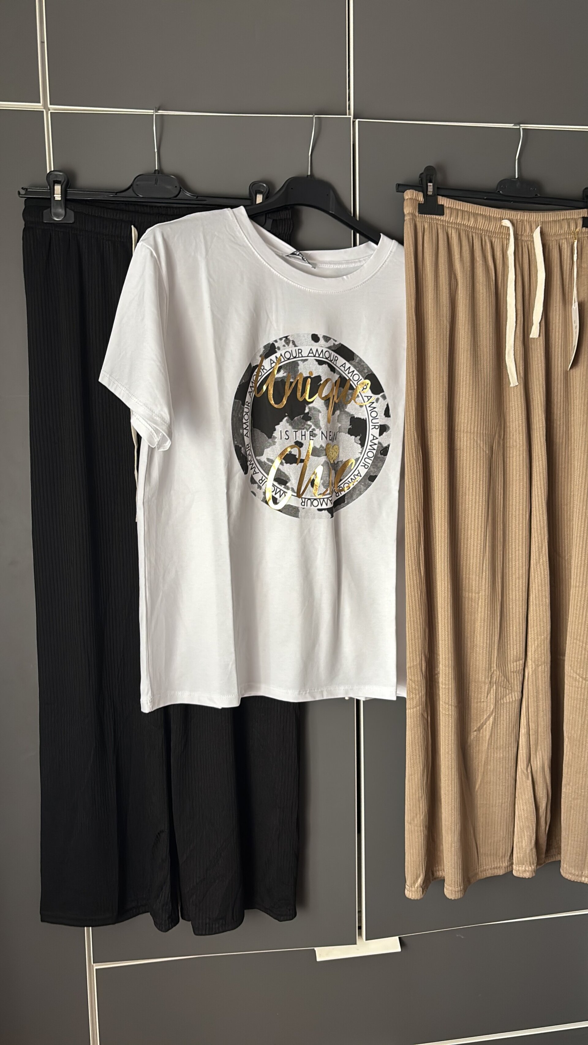 Camiseta unique negra - 1